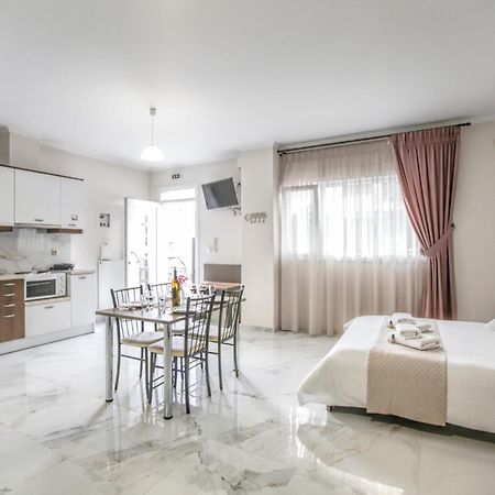 Del Sol #1 Meteora Luxurious Family Suites Kalambaka Eksteriør billede