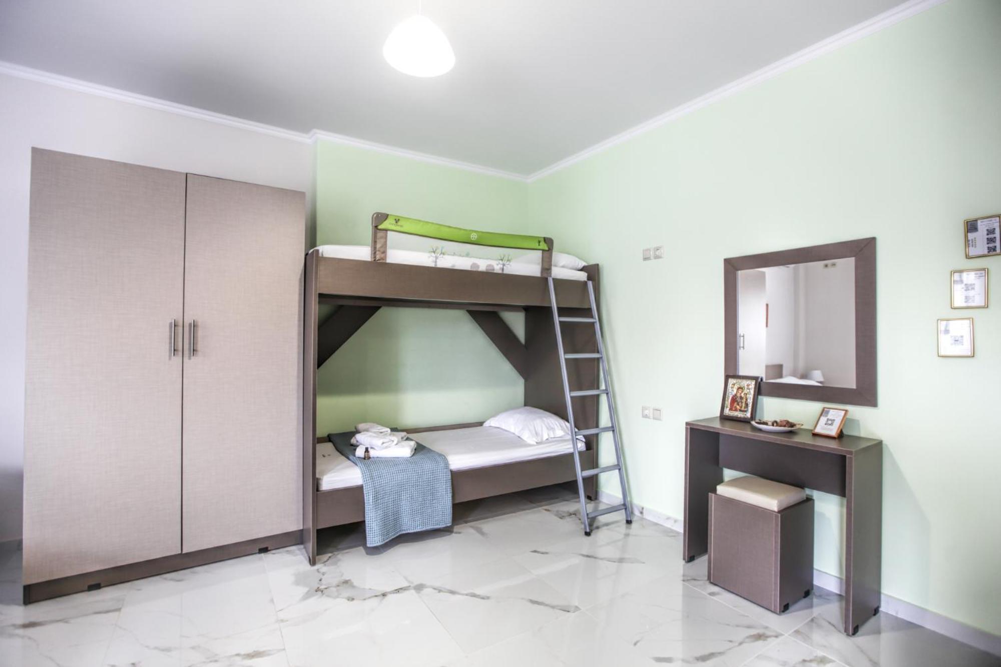 Del Sol #1 Meteora Luxurious Family Suites Kalambaka Eksteriør billede