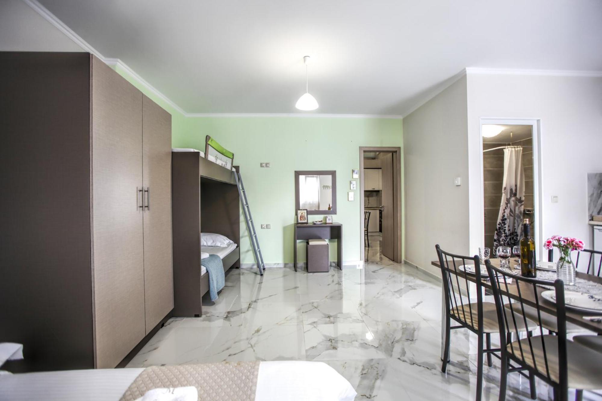 Del Sol #1 Meteora Luxurious Family Suites Kalambaka Eksteriør billede