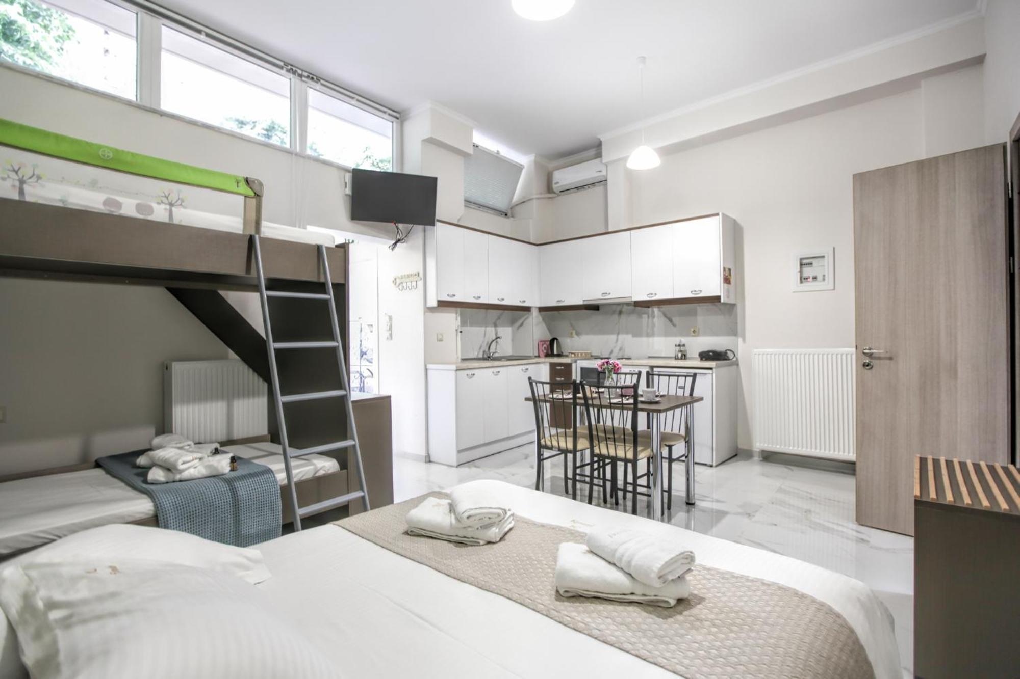 Del Sol #1 Meteora Luxurious Family Suites Kalambaka Eksteriør billede
